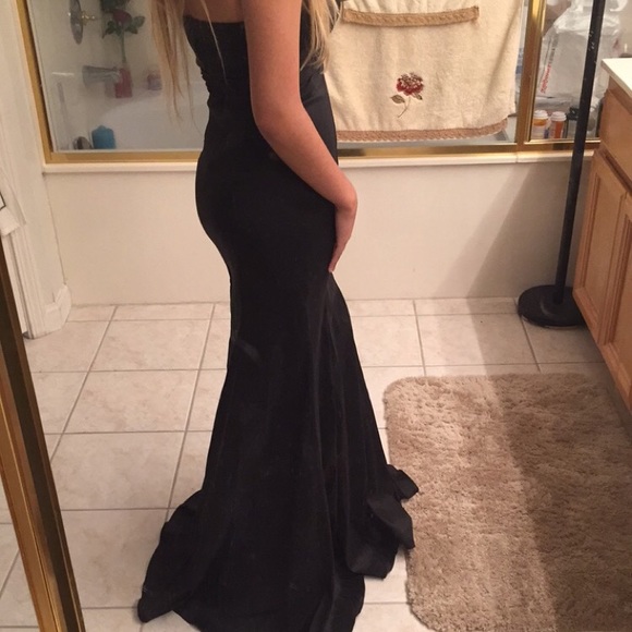 Black mermaid dress - Picture 4 of 5